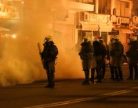 Midilli ve Sakız adalarında göçmen karşıtlarıyla polis arasında çatışma