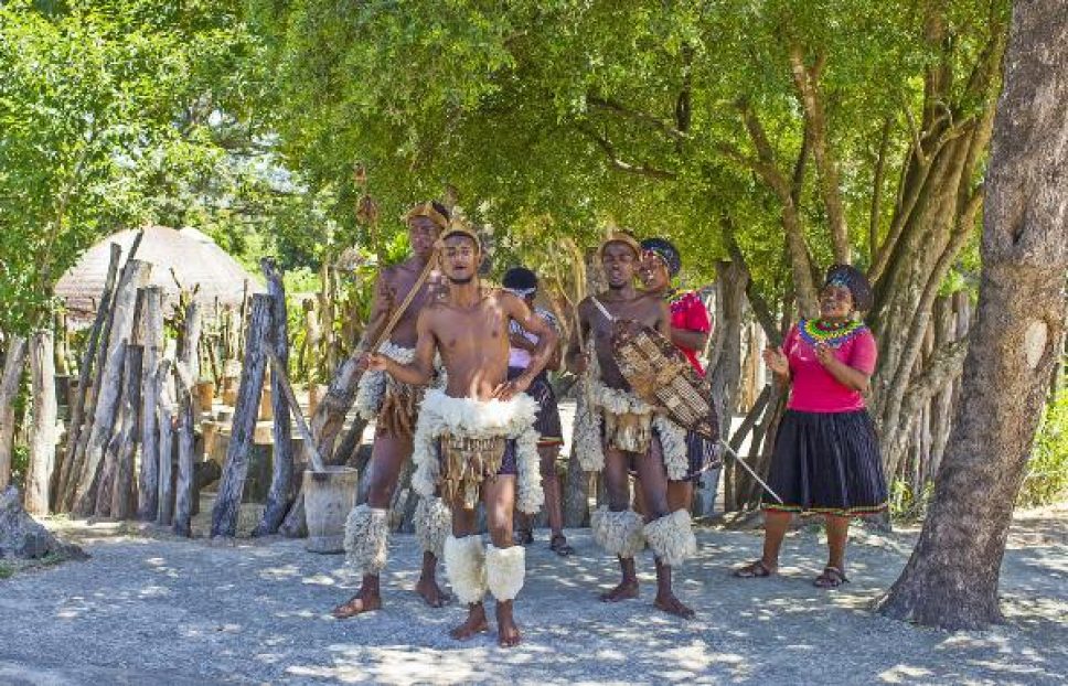 Zulu köylüleri binlerce yıldır geleneklerini sürdürüyor
