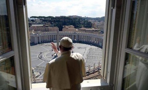 İtalya’da virüs etkisi: Papa, boş meydanı kutsadı