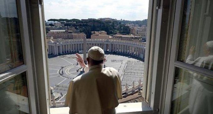 İtalya’da virüs etkisi: Papa, boş meydanı kutsadı