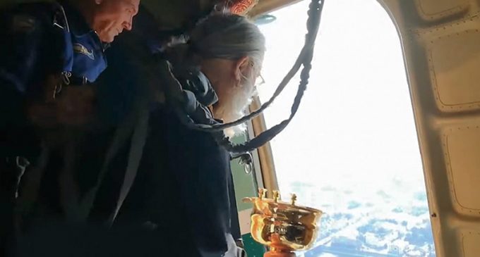 İtalya ve Rusya’da ‘ayin’ vakti: Papazlar helikopterle şehirleri kutsadı