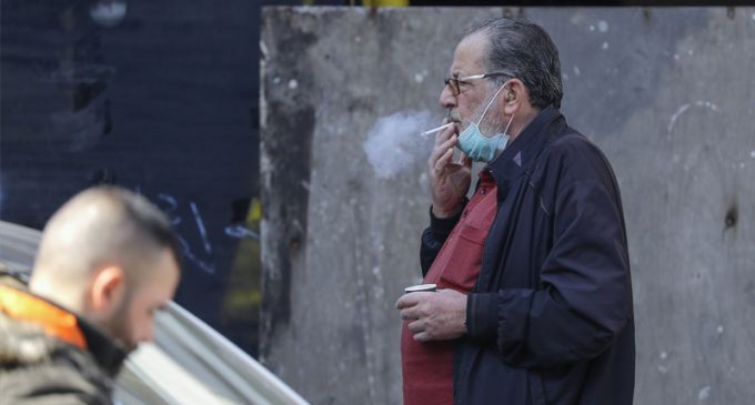 Vaka artışı sonrası önlemler sıkılaşıyor: Bir kentte daha yürürken sigara içmek yasaklandı