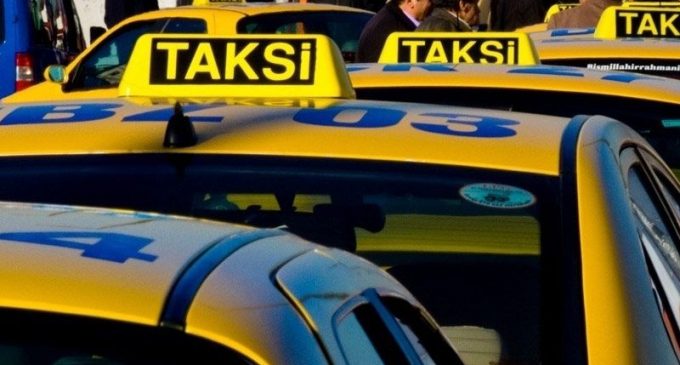 “Taksici, Anadolu yakasına geçirdiği müşteriden 400 dolar vize ücreti almış”
