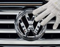 Volkswagen en büyük fabrikasında üretime yeniden başladı