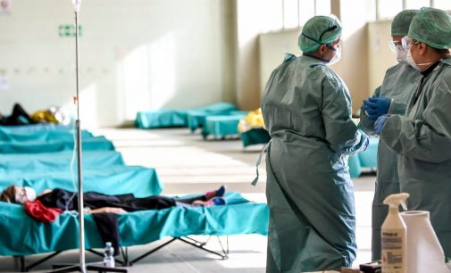300 İtalyan doktor dünyayı uyardı: Önlemlerin sekiz gün geç alınması, ölü sayısını artırdı