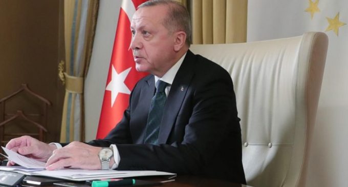 Erdoğan’dan bakanlar ile videolu virüs zirvesi: Okulların tatil süresi uzatılıyor mu?