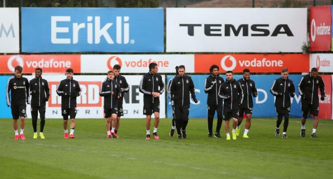 Beşiktaş yönetimi, acil olarak koronavirüs testi için hastaneye başvurdu