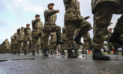 Bedelli askerlik için silah altında olan AKP’li vekil İçişleri Komisyonu’na seçildi