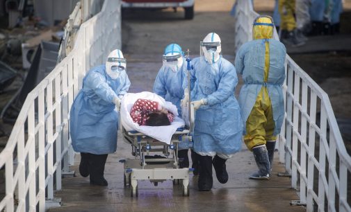 İngiltere’de tehlike artıyor: Bir günde koronavirüs nedeniyle 758 kişi yaşamını yitirdi