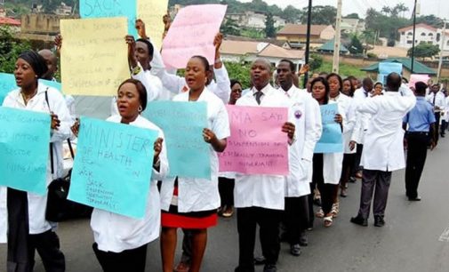 Nijerya’da koronavirüs tespit edildi: Doktorlar greve gitti