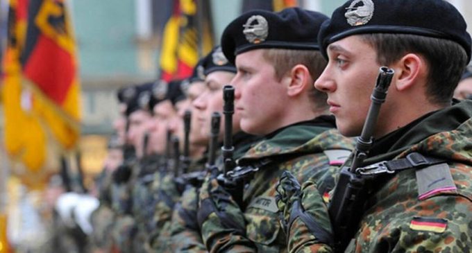 Alman ordusu, koronavirüs salgını nedeniyle sokağa çıkıyor