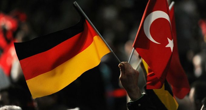 Büyükelçi Aydın: Almanya’dan birkaç bin Türk yarın Türkiye’ye gönderilecek