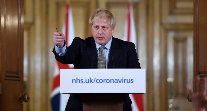 Koronavirüsü atlatan Boris Johnson 22 gün sonra görevine döndü