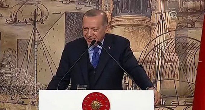 Erdoğan tepki çeken gülme anını savundu: Orada bir ironi var