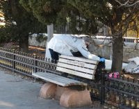 İstanbul’un göbeğinde bir evsizin soğuktan yaşamını yitirdiği iddia edildi