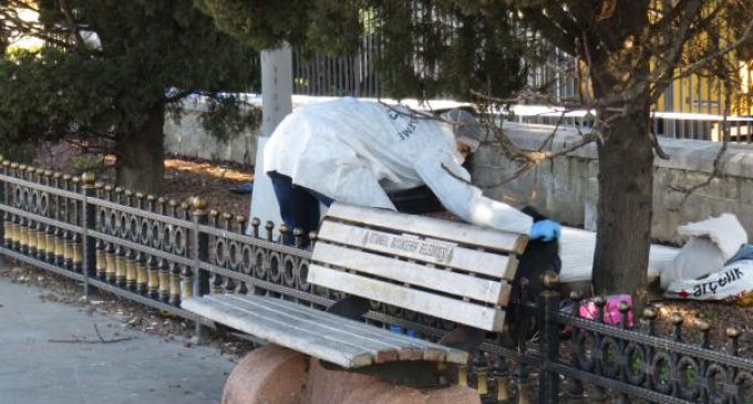 İstanbul’un göbeğinde bir evsizin soğuktan yaşamını yitirdiği iddia edildi