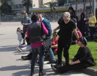 Adana’da düzenlenen 8 Mart Kadınlar Günü mitingine erkekler alınmadı