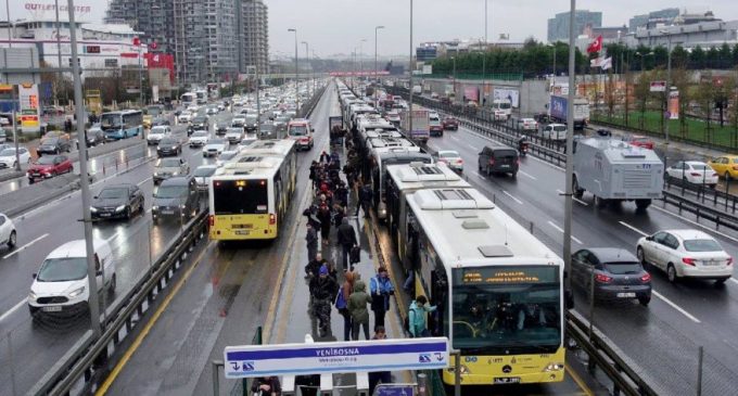 İBB’den koronavirüs açıklaması: Metrobüs ve otobüs kullanımında yüzde 10’luk düşüş görüldü