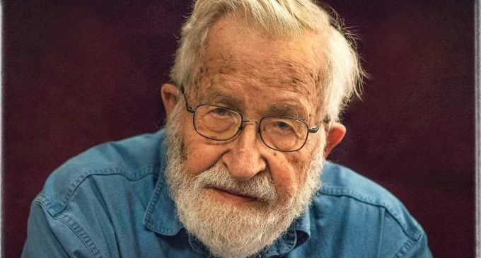 Chomsky: Liberalizm ve Big Pharma (Dev İlaç) çare bulamıyor, kaderimizi soytarılara bırakırsak daha beter krizler görürüz