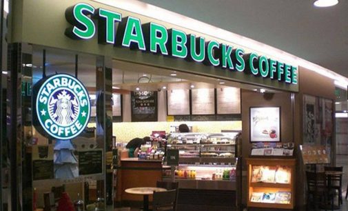 Starbucks, geri adım attı: ‘Siyahların Yaşamı Değerlidir’ yasağından vazgeçti