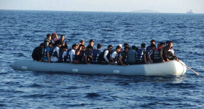 AB’den Yunan adalarındaki sığınmacılara: İki bin avro verelim, evinize gidin