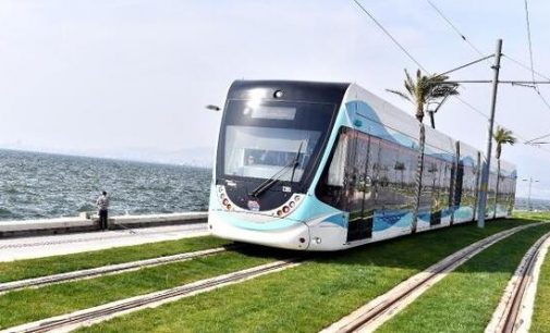İzmir’de toplu taşıma kullanımı hafta sonu yüzde 77 azaldı
