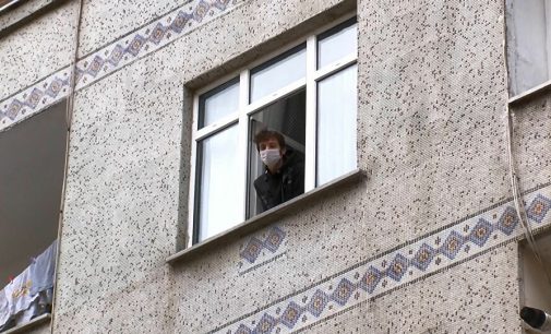 Komşularına ‘geçmiş olsun’a gittiler: Bütün apartman koronavirüse yakalandı