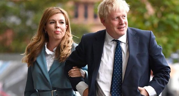 Koronavirüsü atlatan İngiltere Başbakanı Boris Johnson baba oldu