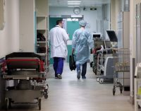 ABD’de de konuşan yanıyor: Tıbbi ekipman eksikliğini dile getiren sağlık çalışanları tehdit ediliyor