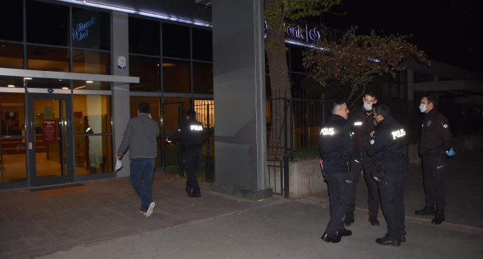 İzmir’de tornavidayla banka soygunu girişimi: Alarm çalınca yakalandılar