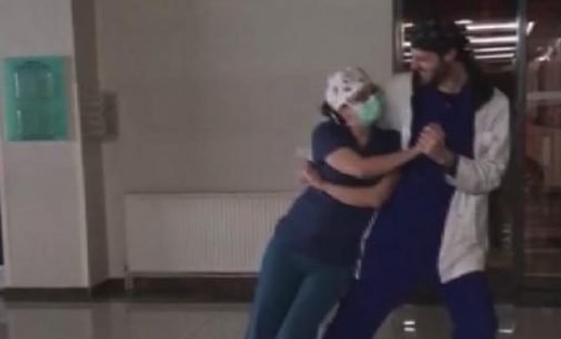 Sağlık çalışanlarının düğünü iptal edildi: Hastanede düğün dansı