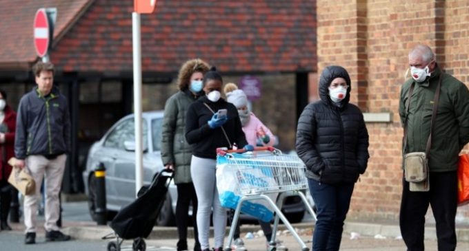 İngiltere’de son 24 saatte 938 kişi koronavirüsten yaşamını yitirdi