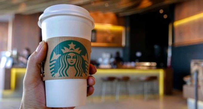 Koronavirüs salgını nedeniyle Starbucks’ın kârı yarı yarıya azaldı