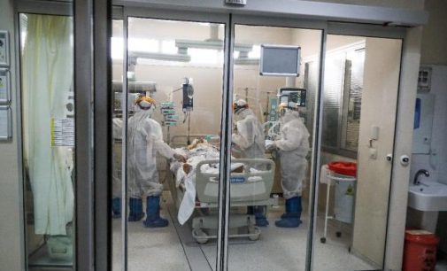 İzmir’de iki doktor daha koronavirüs nedeniyle yaşamını yitirdi