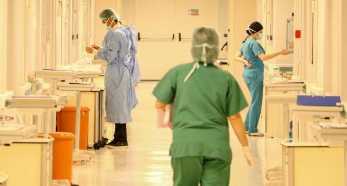 Hastane yönetiminden skandal istek: Covid-19’lu sağlık çalışanına ‘koruyucu ekipmanları tak, çalış’ denildi