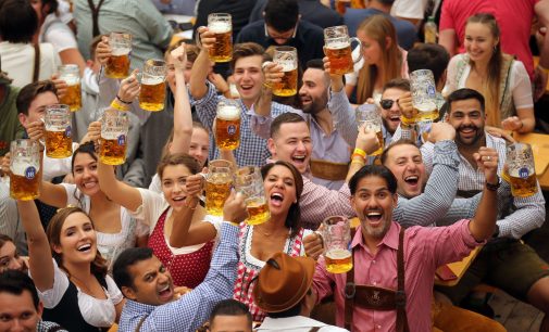 Dünyanın en büyük bira festivali Oktoberfest, koronavirüs nedeniyle iptal edildi