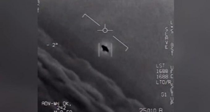 Pentagon ilk kez ‘UFO’ görüntüleri yayımladı: ‘Tanımlanamayan uçan nesneler’ dedi