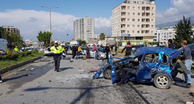 Polis kontrol noktasında TIR araçlara çarptı: Beş kişi yaşamını yitirdi 15 kişi yaralandı