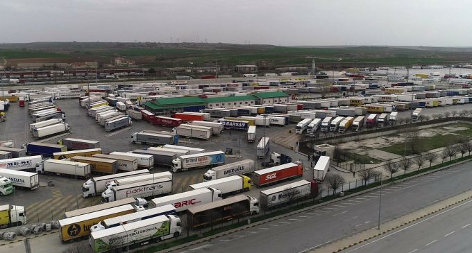 Koronavirüs önlemlerinde ilk gevşeme: Türk şoförler, karantina süresi dolmadan tekrar yurtdışına çıkabilecek