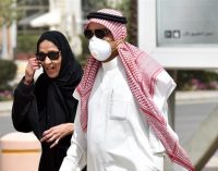 Suudi Arabistan’da koronavirüs hastalarına zemzem suyu dağıtılıyor