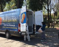 Nasıl engelleyeceklerini şaşırdılar: CHP’li belediyenin ekmek dağıtması yasaklandı