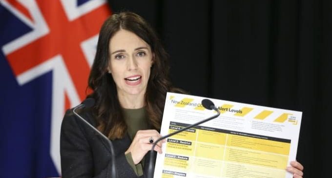 Yeni Zelanda’da seçimler salgın nedeniyle ertelendi