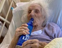 103 yaşında koronavirüsü yendi: İlk isteği bira oldu