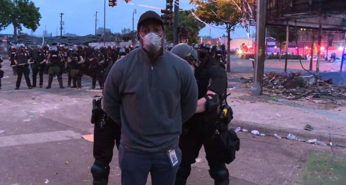 ABD’de protestolar büyüyor: Polis, CNN muhabirini canlı yayında gözaltına aldı