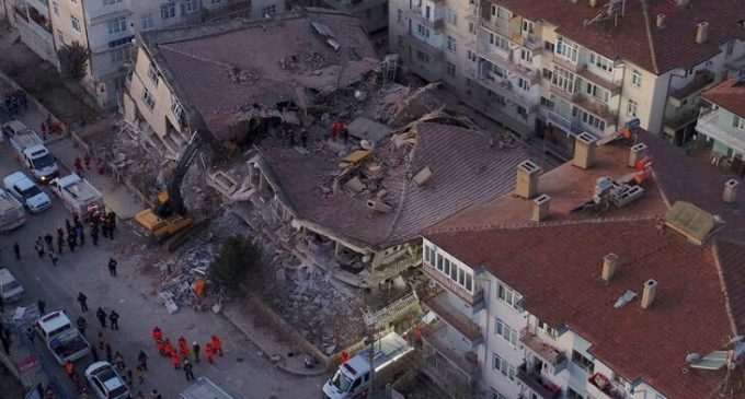 Elazığlı depremzedelerin isyanı: Ne gelen oldu ne de giden, yeter artık mağduriyeti çözün!
