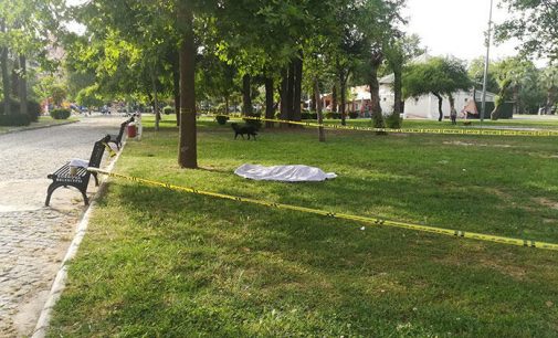 İzmir’de bir parkta ceset bulundu