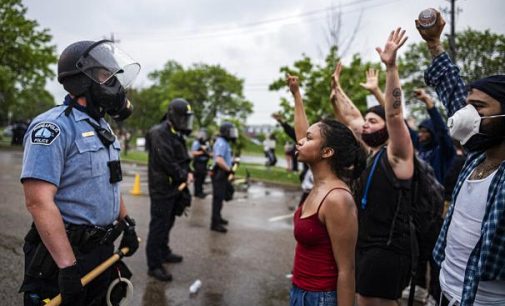 ABD’de polis şiddetine tepkiler artıyor: Halk sokaklara döküldü