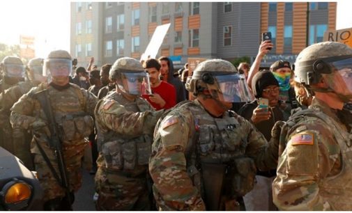 ABD’de sular durulmuyor: Trump’tan Minneapolis’teki gösteriler için ‘ordu göreve hazır’ mesajı