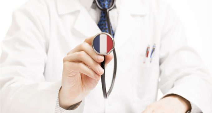 Fransa, sağlık alanındaki OHAL süresini iki ay daha uzatıyor