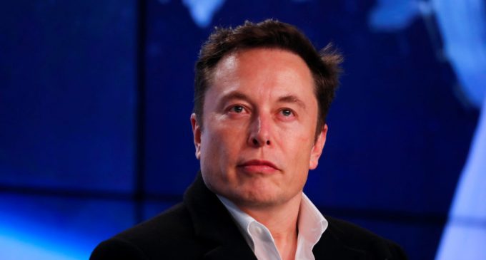 Elon Musk’a ait SpaceX’in roketi test sırasında patladı